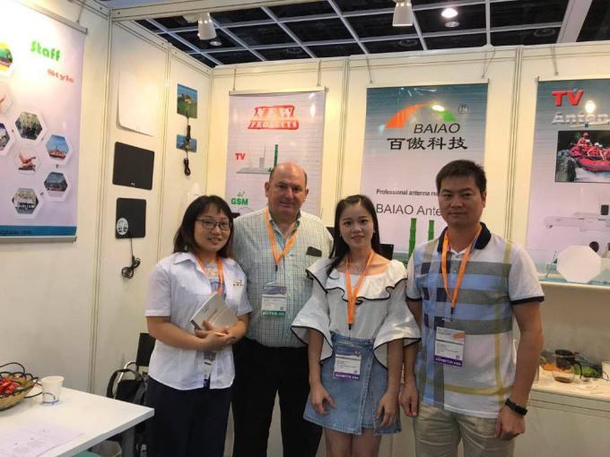 5 télescopiques - 28dBi antenne de la voiture TV WiFi avec sucer le disque 13